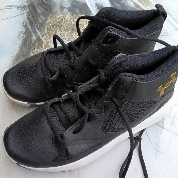 Other - sneakers by under Armour